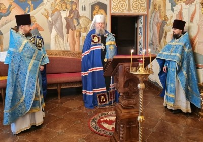Митрополит Корнилий совершил Божественную литургию в праздник Донской иконы Божией Матери Митрополит Корнилий совершил Божественную литургию в праздник Донской иконы Божией Матери