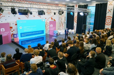 Ректор САФУ выступил с лекцией для первокурсников в «Доме знаний» Ректор САФУ выступил с лекцией для первокурсников в «Доме знаний»