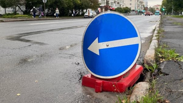 Владельцев сетей в Архангельске начнут штрафовать за разбитые и просевшие колодцы Владельцев сетей в Архангельске начнут штрафовать за разбитые и просевшие колодцы