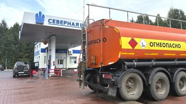 В Архангельске пока сохраняется дефицит бензина даже при возросших объемах отгрузки В Архангельске пока сохраняется дефицит бензина даже при возросших объемах отгрузки