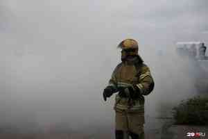В Холмогорском районе у местного жителя, пытавшегося потушить пожар, остановилось сердце