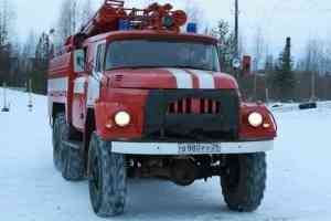 «Мы люди универсальные, на всех машинах ездим!» В Архангельске определили лучших водителей пожарных автомобилей