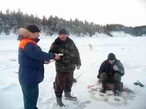 В Архангельской области проходит надзорно-профилактическая операция «Зимняя рыбалка» и месячник безопасности «Ледовая переправа»