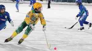 В Архангельске стартовал первый этап всероссийских соревнований по хоккею с мячом клуба «Плетеный мяч»
