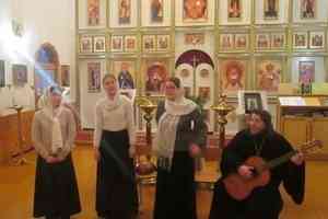 Священник Михаил Попов вместе с тюремным церковным хором провел рождественский праздник в архангельской колонии