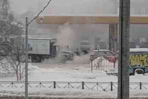 Два автомобильных пожара произошли сегодня утром в Архангельске