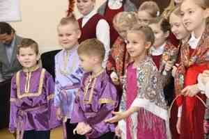 Православные дети Северодвинска спели в кабинете Игоря Скубенко