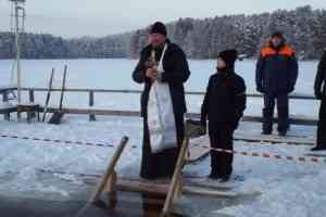 В крещенские иордани в Архангельской области окунулись порядка 8 тысяч человек. Всё прошло без происшествий