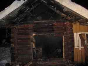 В Архангельской области сгорел мужчина, ночевавший в бане