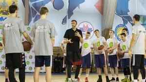 Пас от «звезды»: Андрей Кириленко провел мастер-класс по баскетболу в Архангельске
