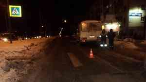 В Архангельске рейсовый автобус насмерть сбил перебегавшего дорогу пешехода