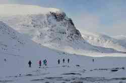 Участники туристического клуба «Полярная звезда» готовятся к лыжному походу в Хибины