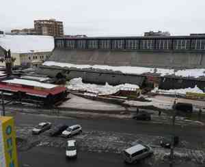 На Центральном рынке Архангельска из-за снега обрушились торговые ряды