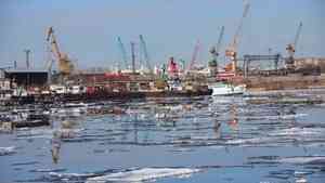 Утром разрушился затор льда на Северной Двине ниже деревни Сидоровская