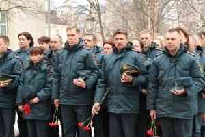 В Архангельске почтили память пожарных и спасателей, погибших при исполнении служебного долга 