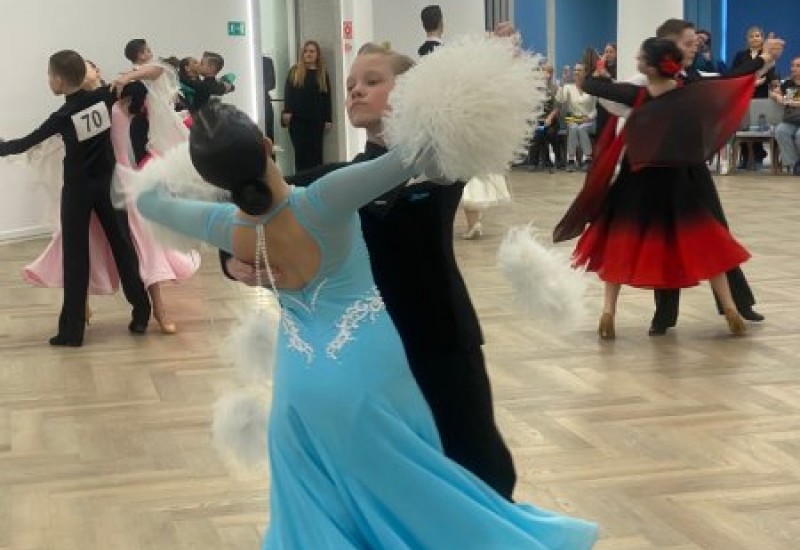 Единороссы вернули Новодвинску зал для бальных танцев