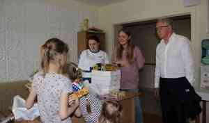Дети из Донбасса получили в Архангельске пироги и игрушки