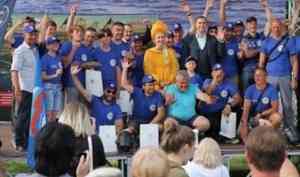 Яхтсменов 47-й Соловецкой регаты встретили в Онеге концертной программой