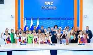 Финалисты Всероссийского конкурса исполнителей «Соло 01» побывали с экскурсией в МЧС России