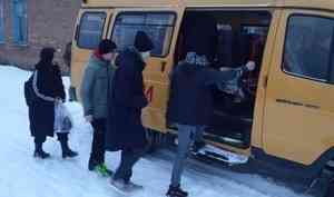 В пять школ Вельского района прибыли новые автобусы