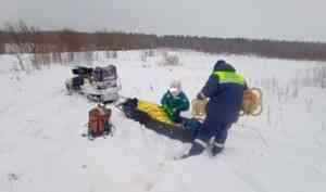 Под Архангельском спасатели вызволили окоченевшего от холода мужчину