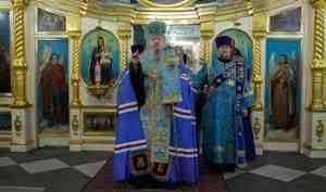 Митрополит Корнилий совершил славление в праздник иконы Божией Матери «Утоли моя печали»
