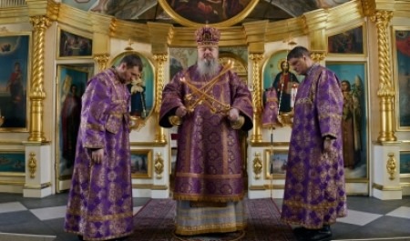 Митрополит Корнилий в праздник 40 мучеников Севастийских совершил Литургию в Ильинском соборе Архангельска