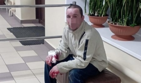 В Архангельске пьяный мужчина проник в школу, разбив кирпичом окно