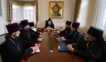 В епархиальном управлении состоялось совещание под председательством митрополита Корнилия