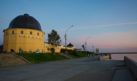 В Архангельске стартовал музейный проект «Сезон белых ночей в Гостиных дворах»