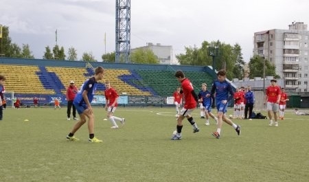 В Архангельске "Единая Россия" отметила День защиты детей футбольным турниром