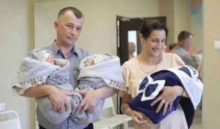 В Архангельске родились первые в этом году тройняшки