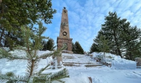 В Поморье рушится памятник жертвам интервенции: ремонта пришлось добиваться в суде