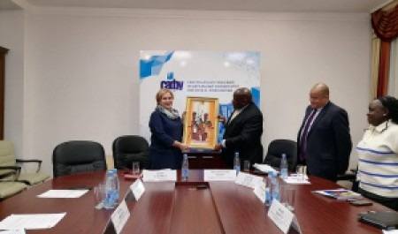 САФУ выстраивает отношения с африканскими странами: делегация Уганды встретилась с руководством университета