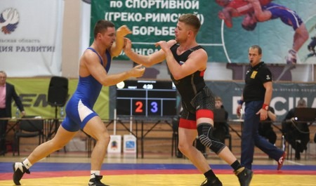 В Архангельске стартовал чемпионат СЗФО по греко-римской борьбе