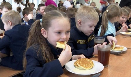 Что и как едят в 20-й школе Архангельска - оценили представители народного фронта и администрации города