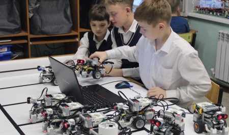«Ростелеком» в Архангельске поддержал детские соревнования по робототехнике