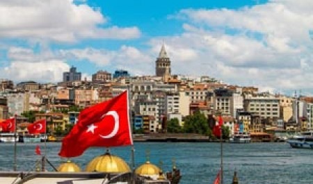 Теплый Стамбул — популярное направление для туристов