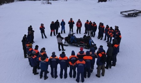 Спасатели МЧС России проводят на Урале сборы по снегоходной подготовке