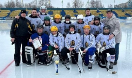 Команда «Северная Двина» стала чемпионом областных соревнований по хоккею с мячом