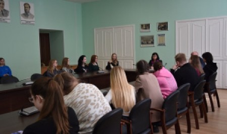 Елена Кудряшова встретилась с будущими журналистами