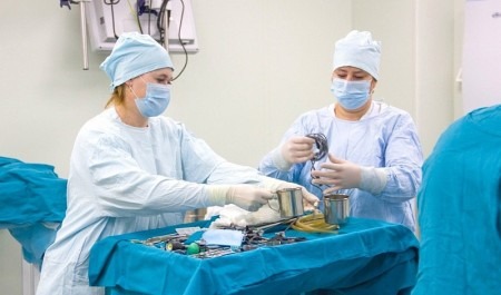 Специалисты Северодвинской горбольницы провели уникальную операцию мужчине с ранением сердца