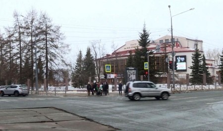 Больше чем на сутки в Архангельске перекроют движение по Троицкому проспекту