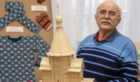 Педагог из Северодвинска создал макет известного храма Русского Севера