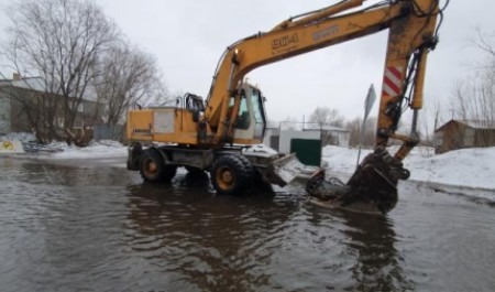 Власти Архангельска отчитались о снижении уровня воды на затопленном Гидролизном