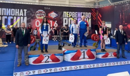 Спортсмены Поморья завоевали три медали чемпионата и первенства России по пауэрлифтингу