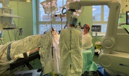 Нейрохирурги Архангельска провели сложнейшую операцию по удалению опухоли мозга
