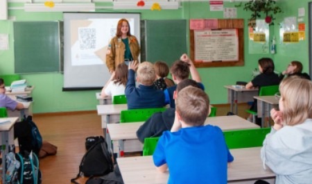 Студенческие отряды Архангельской области провели в школах региона «Разговоры о важном»