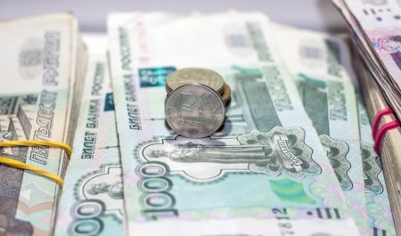 Архангельские полицейские помогли пенсионерке вернуть деньги, украденные мошенниками