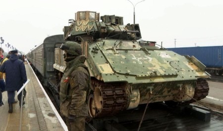 На вокзале Архангельска встретили агитационный поезд Министерства обороны России